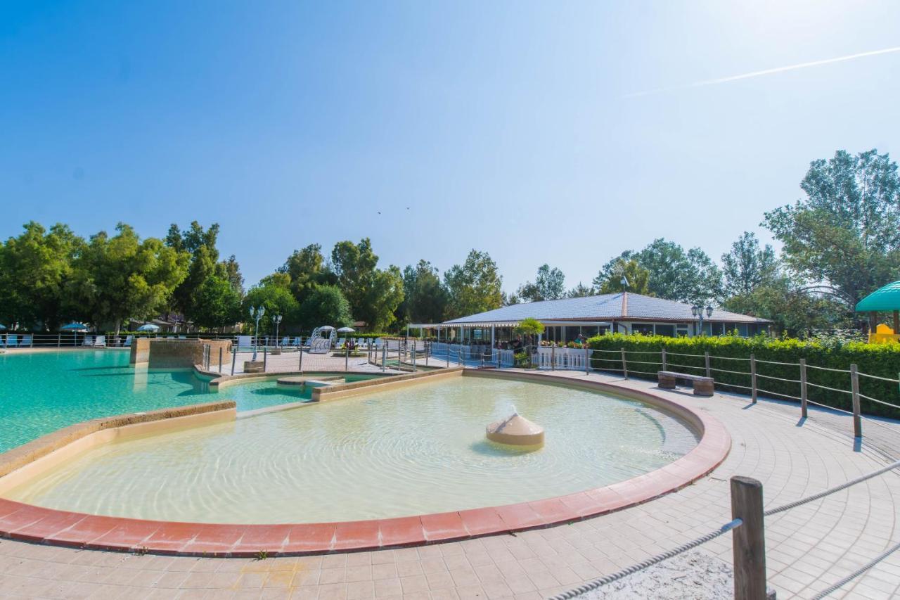 Camping Le Palme Марина ди Бибона Екстериор снимка
